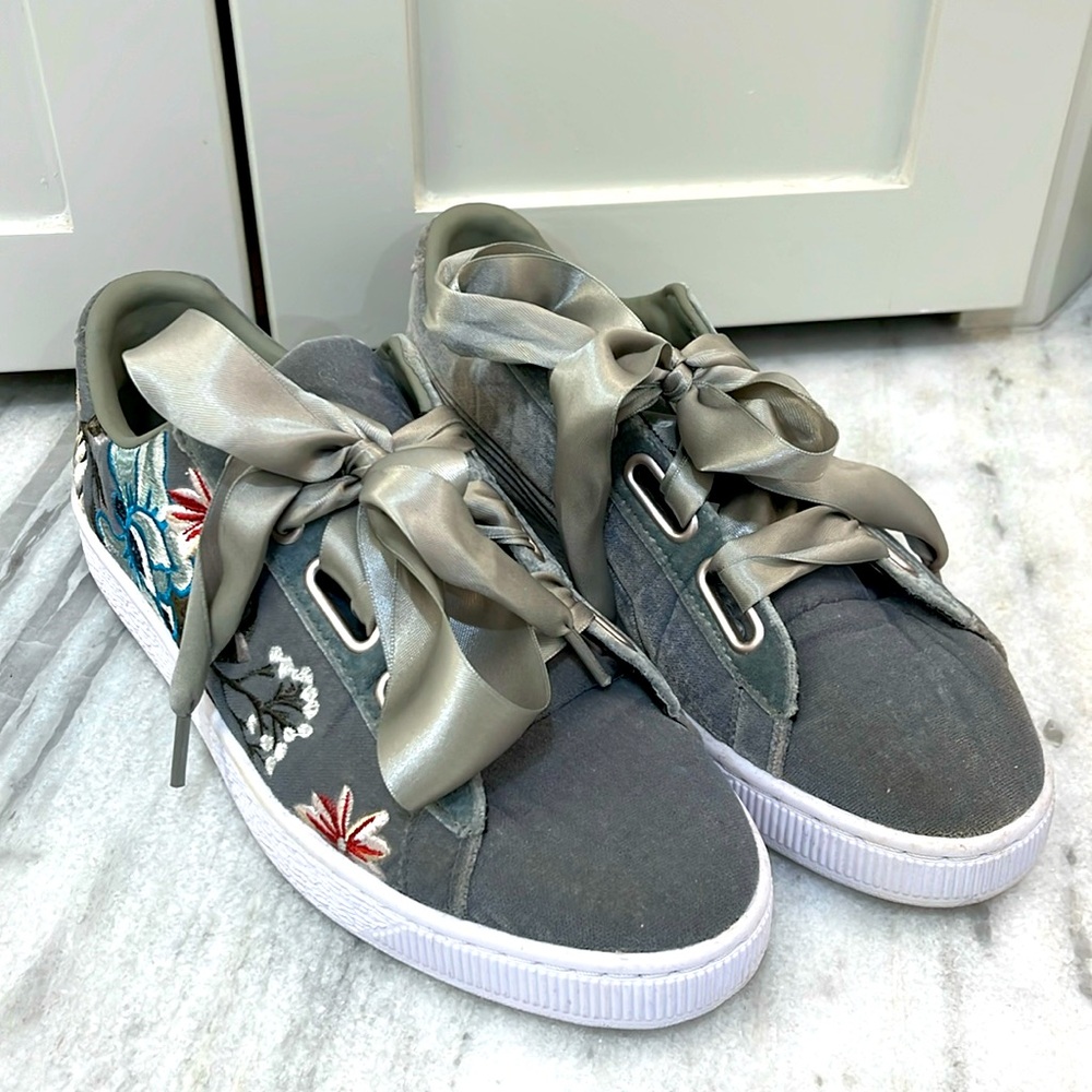 Puma Floral Tennis Shoes EUC
